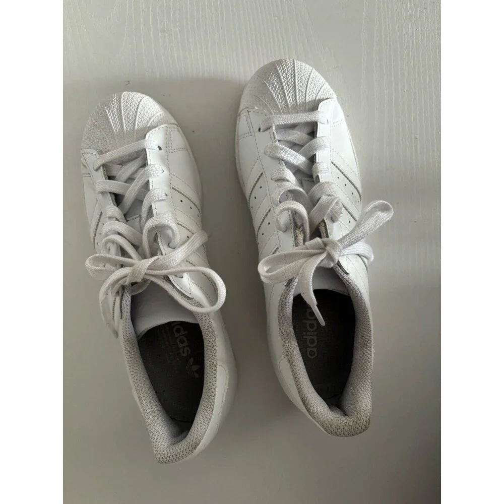 Adidas Superstar Men's Size 7.5 White Athletic Shoes Sneakers